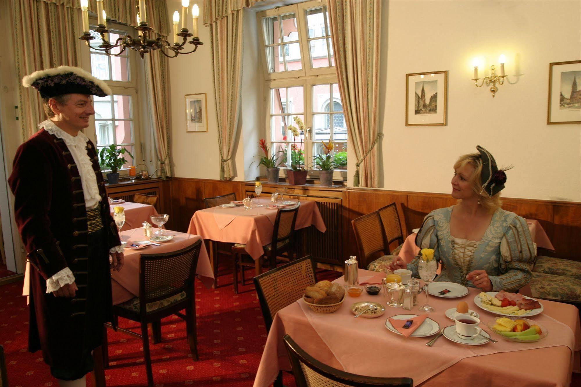 Hotel Barbara Φράιμπουργκ Εστιατόριο φωτογραφία
